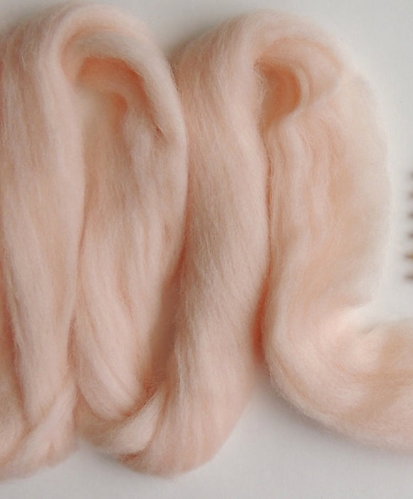 Light Peach Corriedale Wool